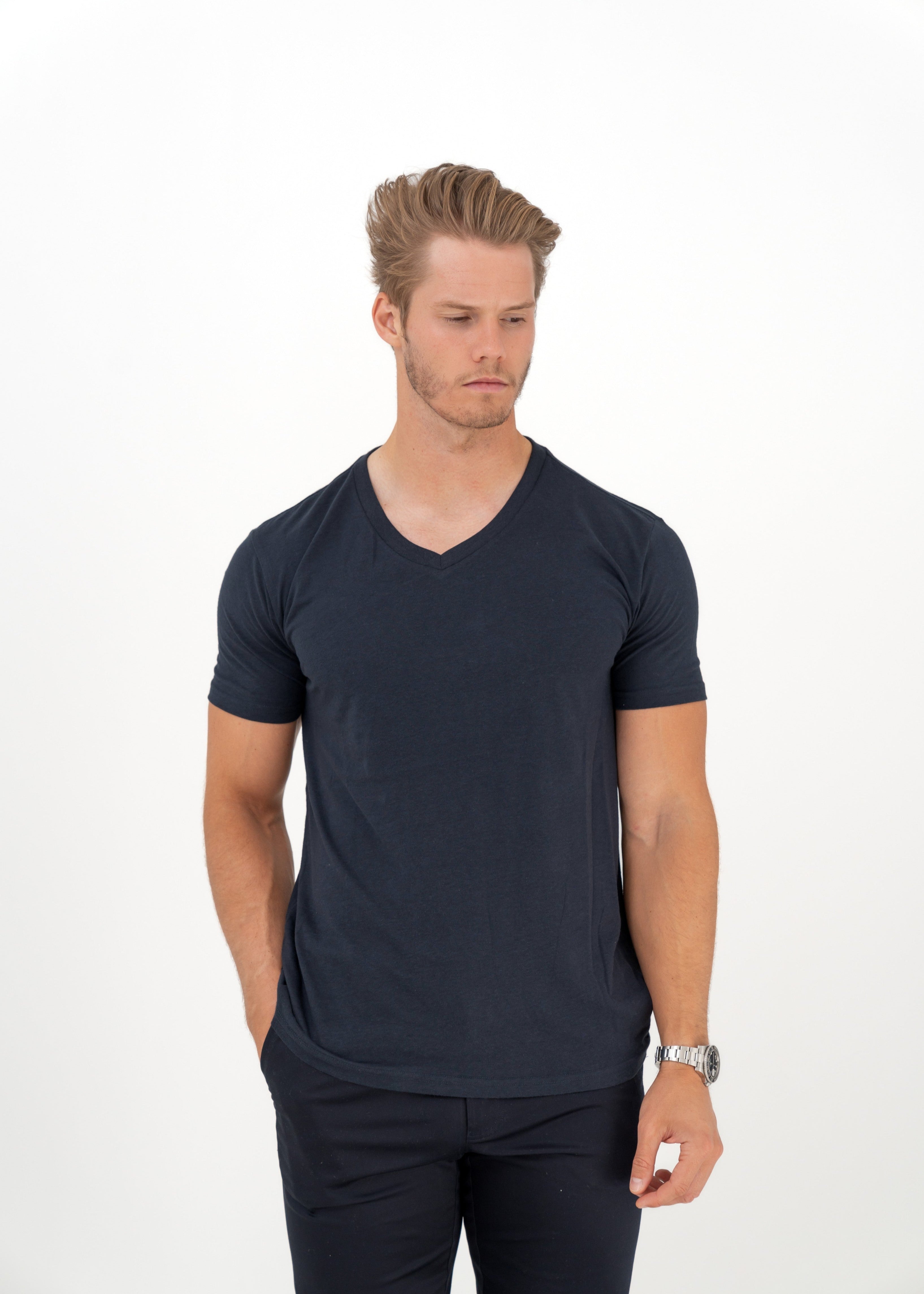 La camiseta de cuello en V número 1 para todo el día